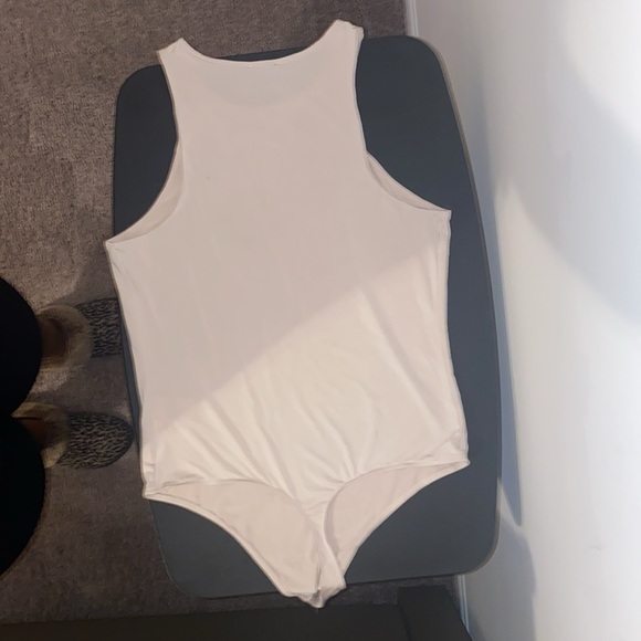 Express Body Contour Bodysuit  (set of 2) - Picture 3 of 7